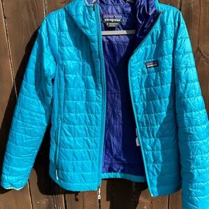 Small Patagonia Women's Vibrant Blue Puffer Jacket